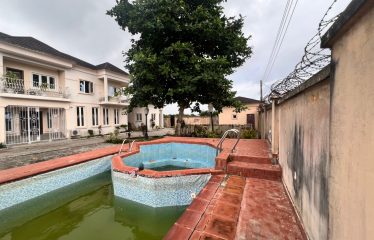 6 Bedroom detached house with 3 rooms Bq with swimming pool on a land size of 900sqm