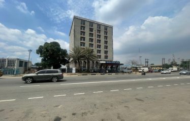 Open plan office building on 8 floors