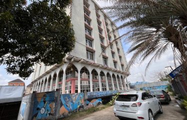 Open plan office building on 8 floors