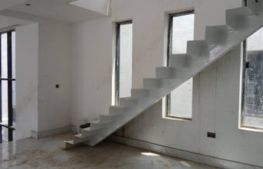 Beautiful and contemporary 3 units of 5 bedroom fully detached houses