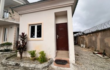 6 Bedroom detached house with 3 rooms Bq with swimming pool on a land size of 900sqm