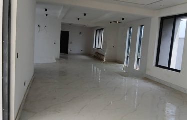 Beautiful and contemporary 3 units of 5 bedroom fully detached houses