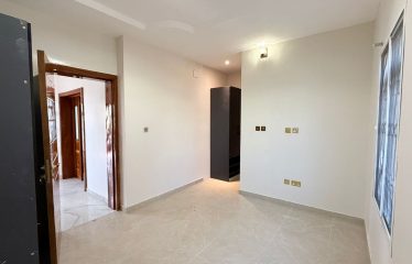 A well structured 5 Bedroom Fully Detached House offering privacy