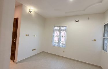 A well structured 5 Bedroom Fully Detached House offering privacy