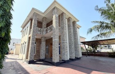 A well structured 5 Bedroom Fully Detached House offering privacy