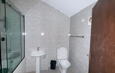 WATERFRONT 4 BEDROOM SEMI DETACHED HOUSE