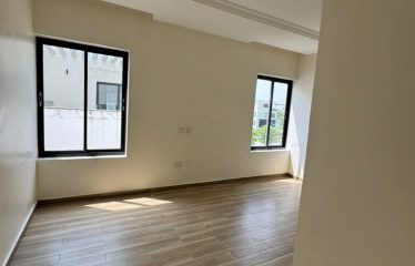 5bedroom semi detached house with boy’s quarter