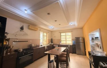 5 Bedroom Detached house