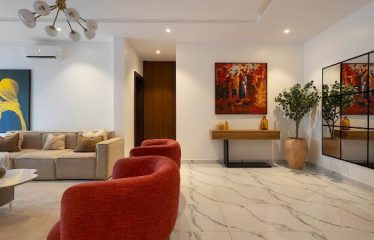 A well furnished 2 Bedroom Apartment