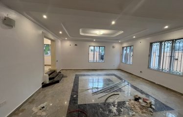 A fully detached luxury 5 Bedroom house