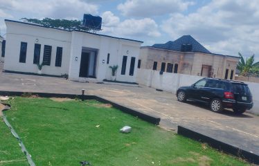 3bedroom and parlour Bungalow ( all ensuite) sitting on a 400sqm land
